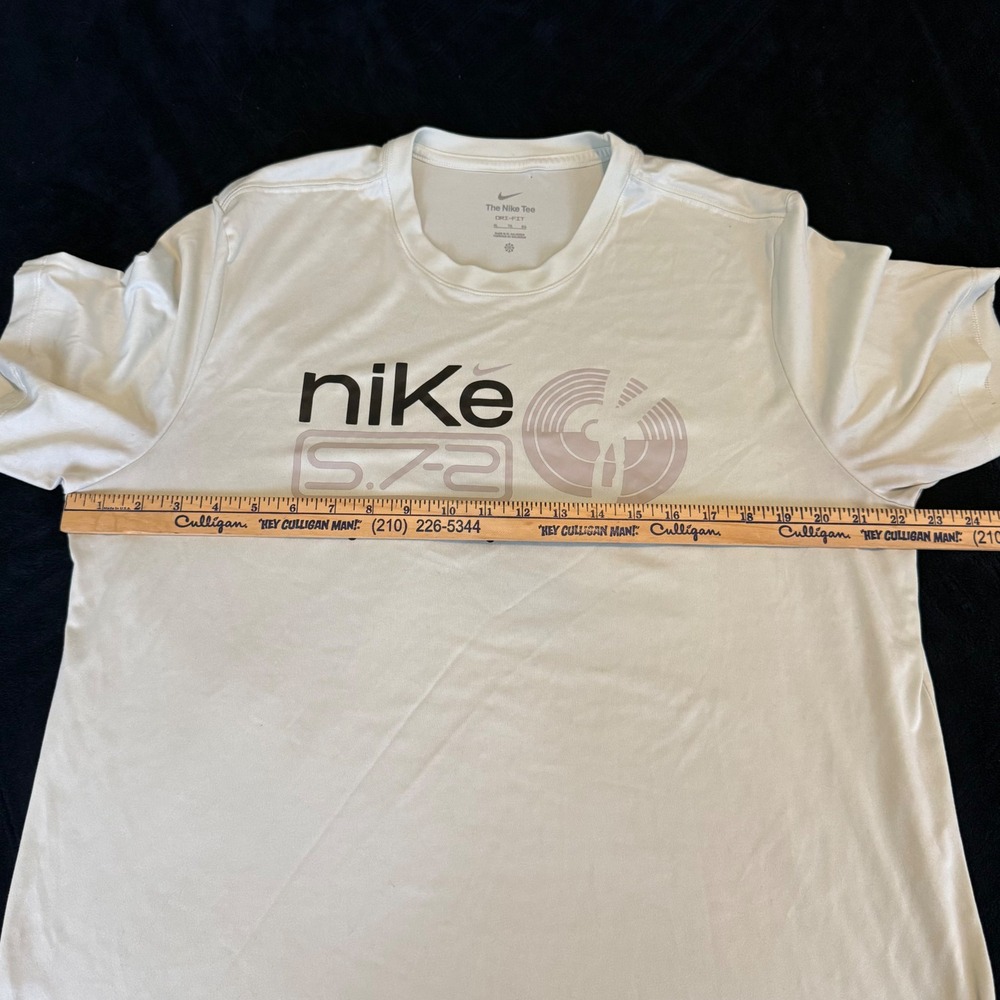 Nike Dri-FIT Mens XL White Graphic T-Shirt Making and Breaking Records 1972 - Picture 6 of 7